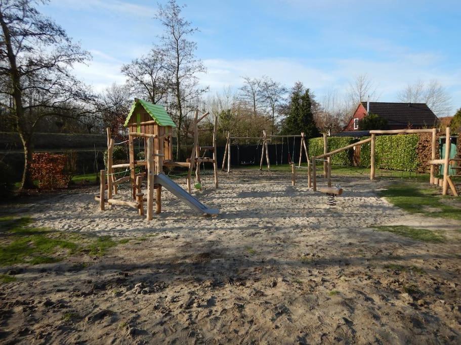 Comfortabel En Gezellig Vakantiehuis Bij Het Strand Wemeldinge Luaran gambar